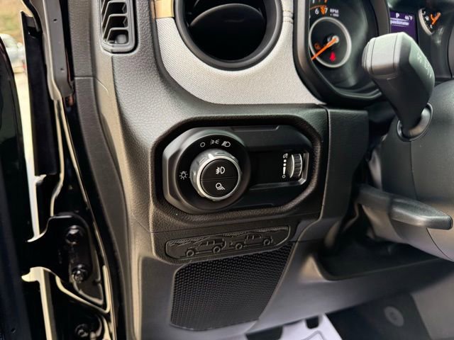 Used 2024 Jeep Gladiator Sport AWD/4WD image 23