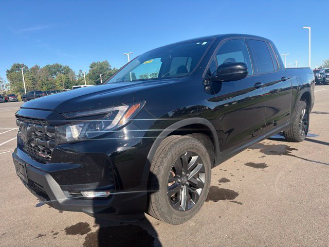 Used 2025 Honda Ridgeline Sport image 2