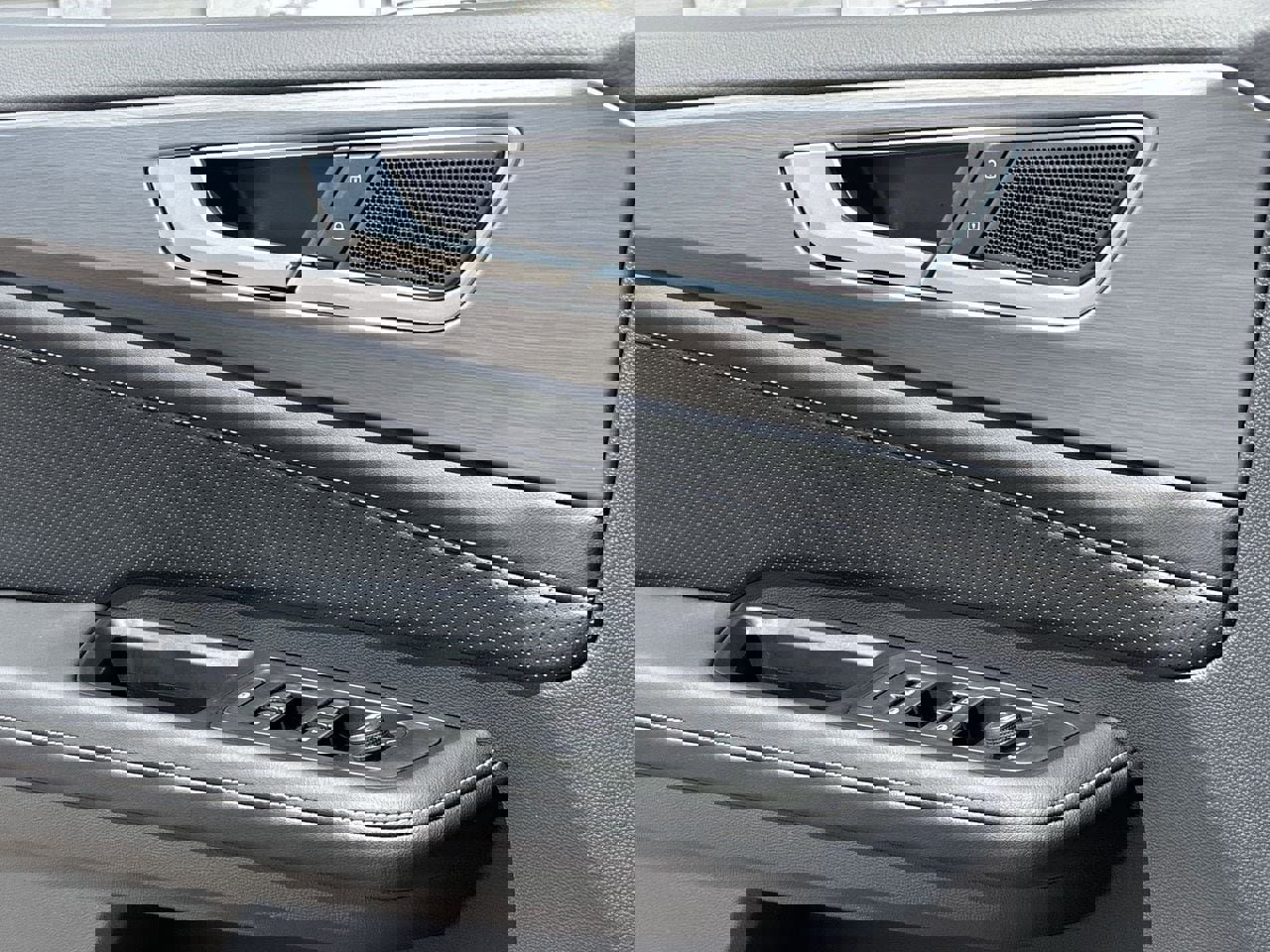 New 2026 Volkswagen Atlas Cross Sport SE image 17