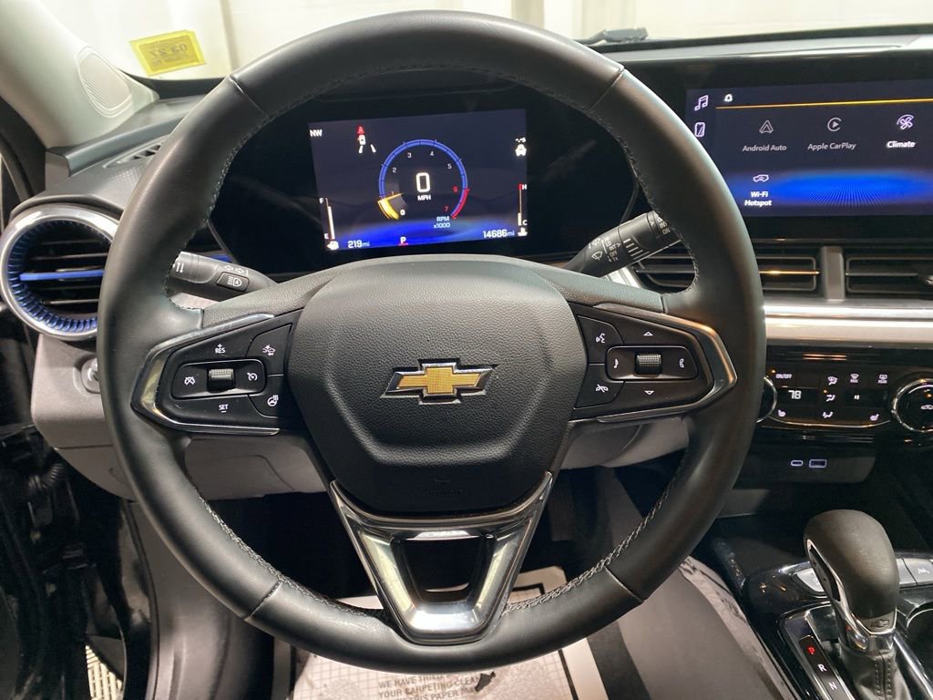 Used 2024 Chevrolet Trax LT w/ LT Convenience Package image 21