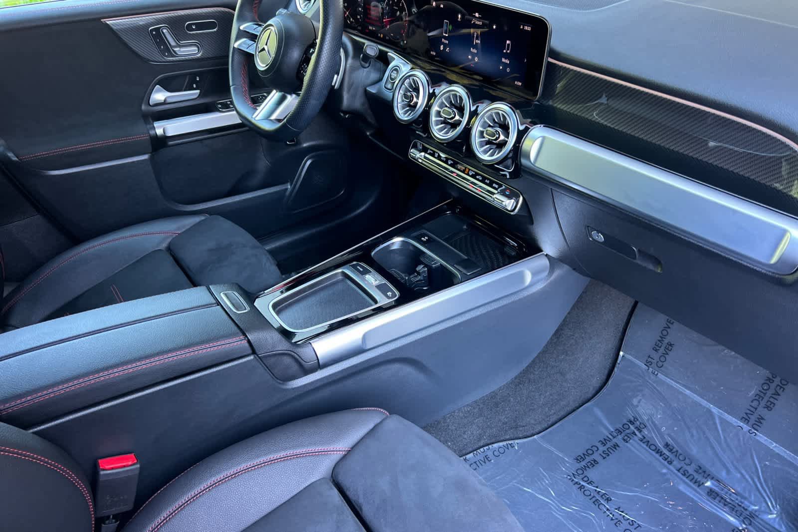 Used 2025 Mercedes-Benz GLB 250 image 17