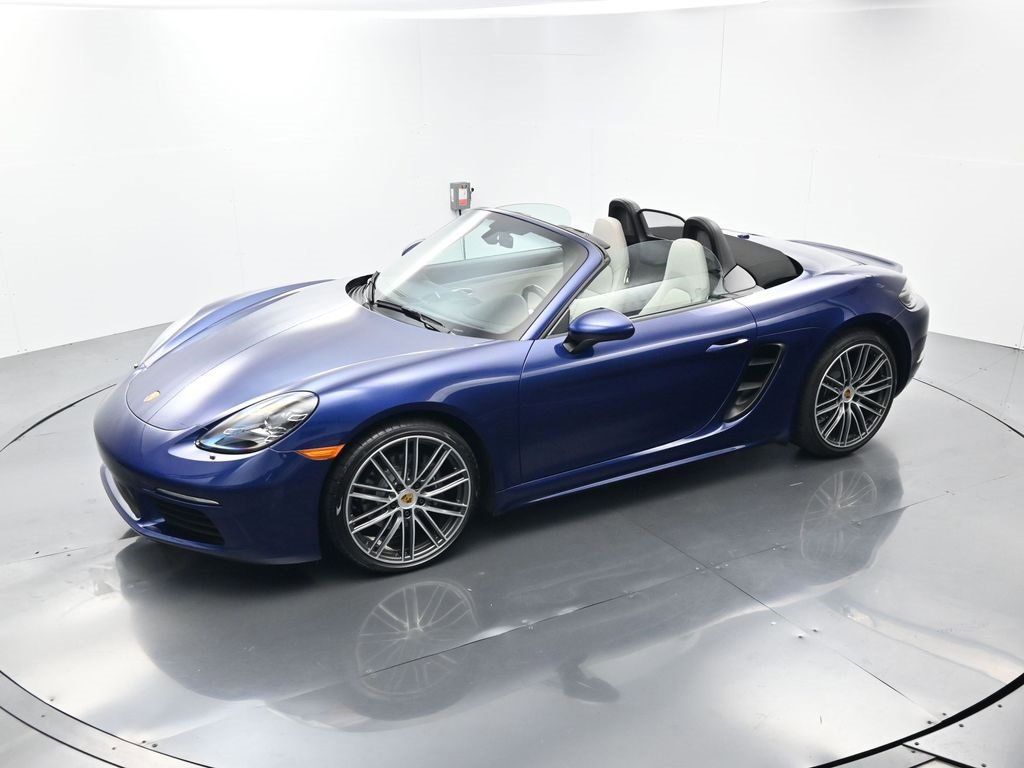 Used 2025 Porsche 718 Boxster image 32