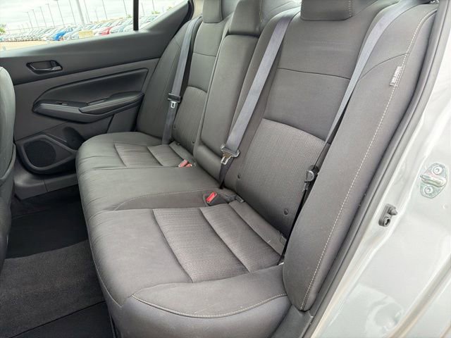 Used 2025 Nissan Altima 2.5 SV FWD image 6