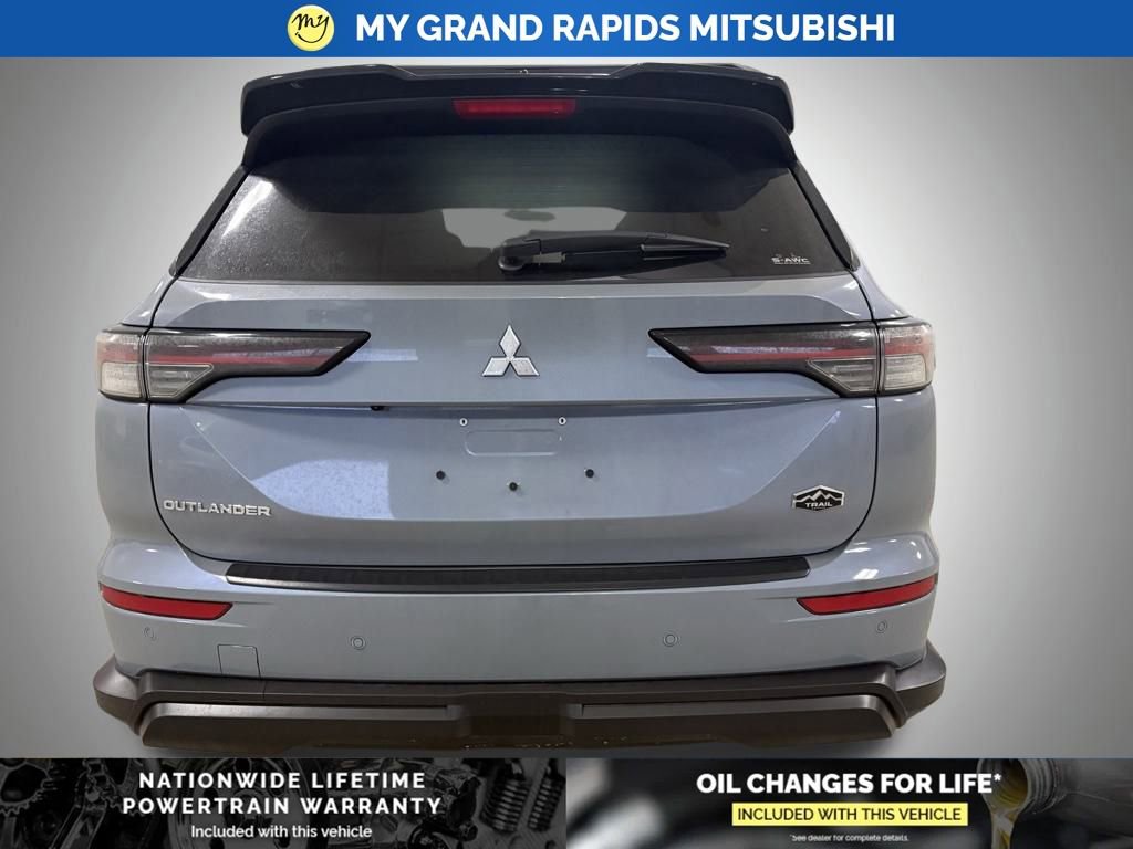 New 2026 Mitsubishi Outlander Trail Edition image 4