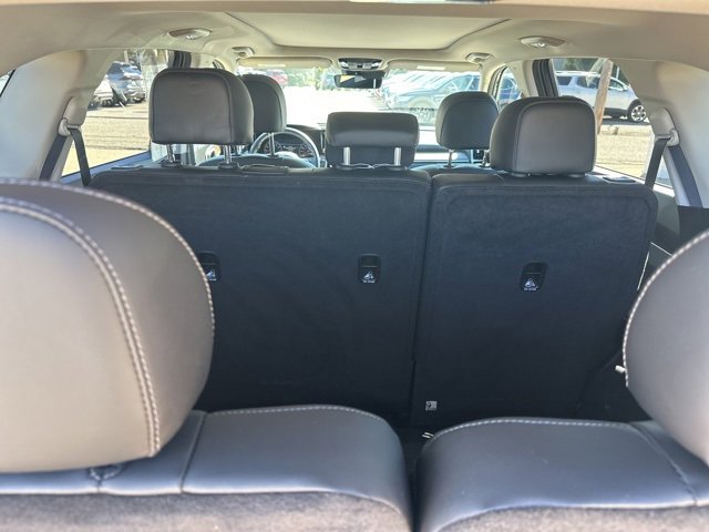 Used 2023 Kia Sorento S w/ Panoramic Sunroof Package image 6