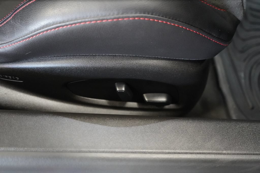 Used 2018 Chevrolet Camaro ZL1 RWD image 23
