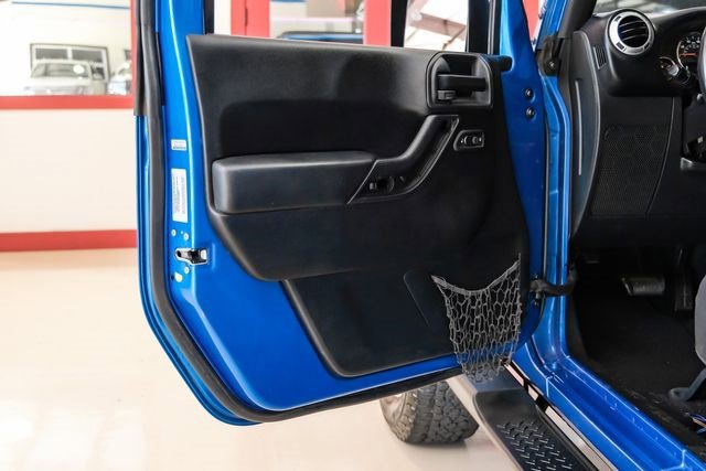 Used 2015 Jeep Wrangler Unlimited Sahara w/ Connectivity Group image 38