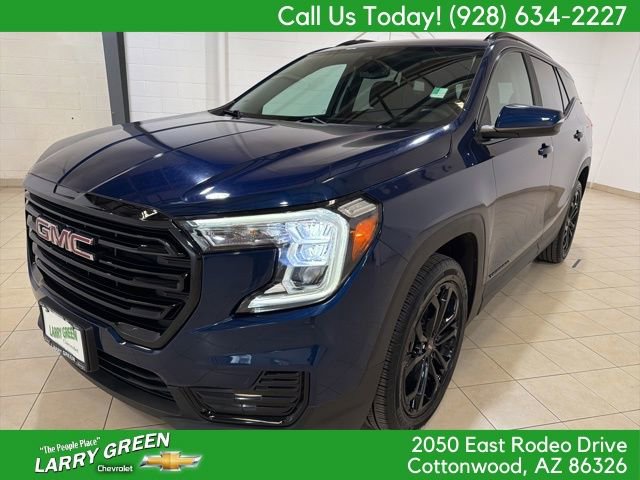 Used 2022 GMC Terrain SLE w/ Driver Convenience Package image 1