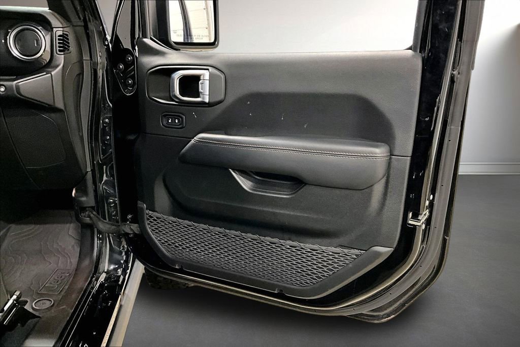 Used 2022 Jeep Wrangler Unlimited Rubicon image 28