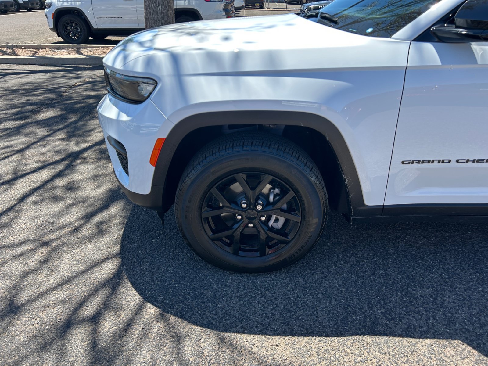 Used 2025 Jeep Grand Cherokee Altitude AWD/4WD image 26