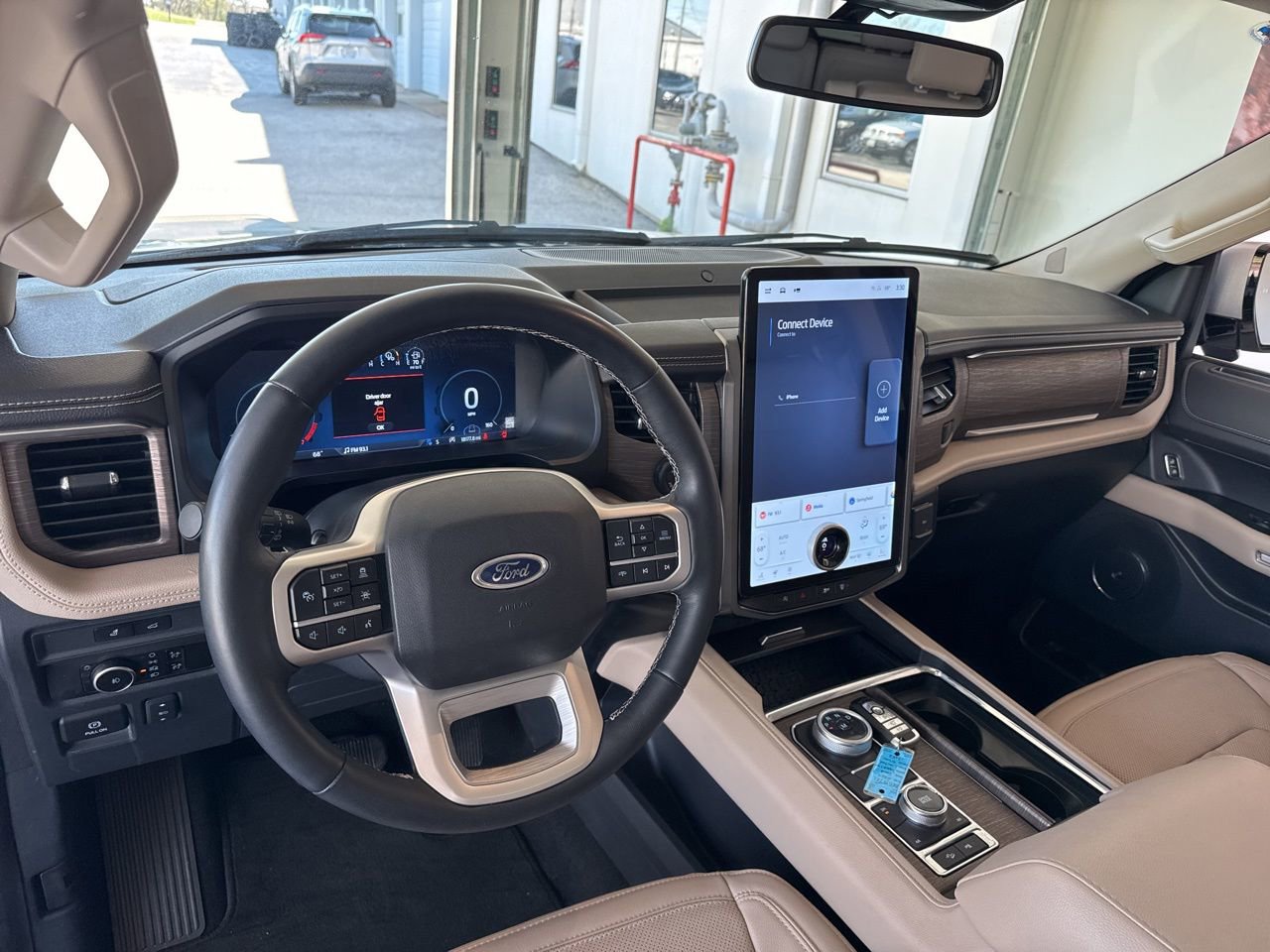 Used 2024 Ford Expedition Limited image 20