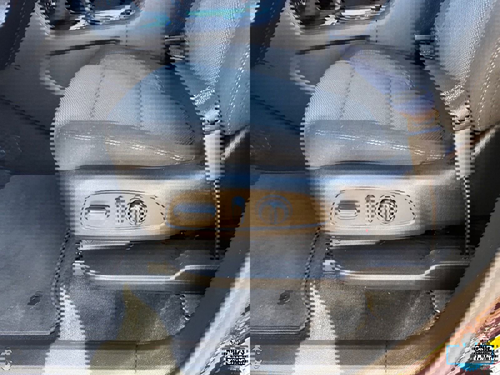 Used 2023 Chevrolet Traverse LT image 20