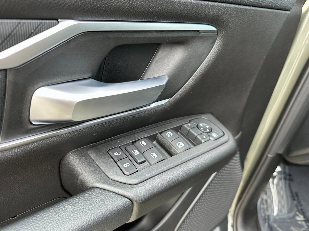 New 2026 RAM 1500 4x4 Crew Cab image 22