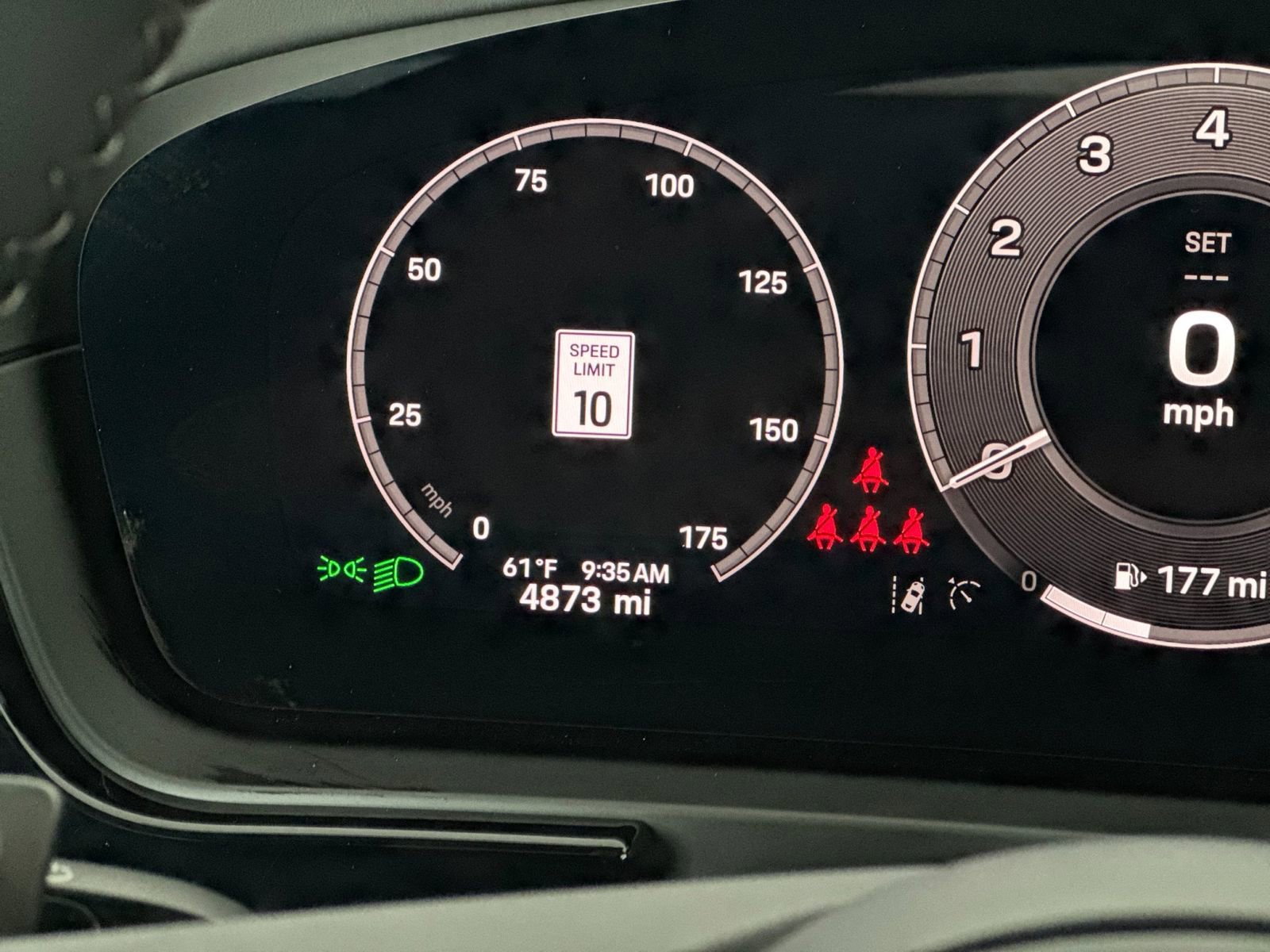 Certified 2025 Porsche Cayenne Coupe image 32