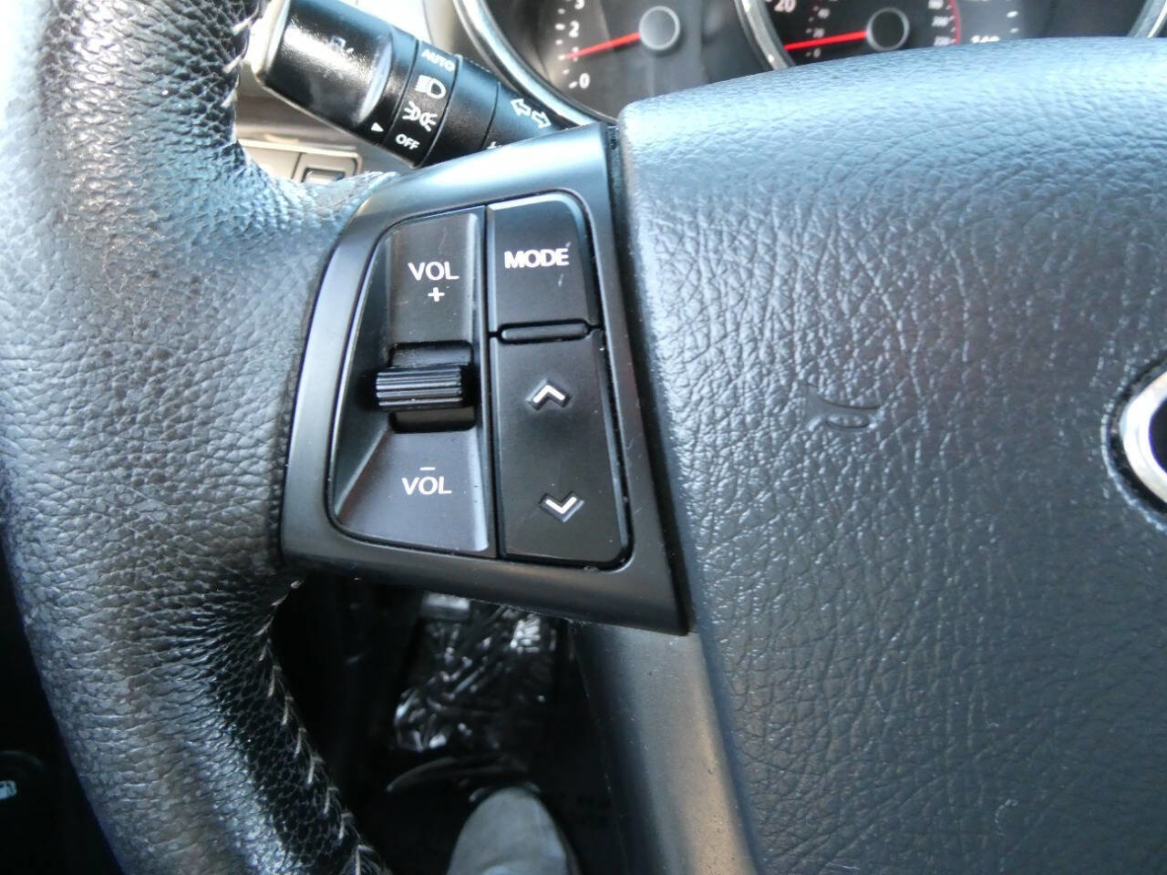 Used 2011 Kia Sorento EX w/ Premium Pkg image 15