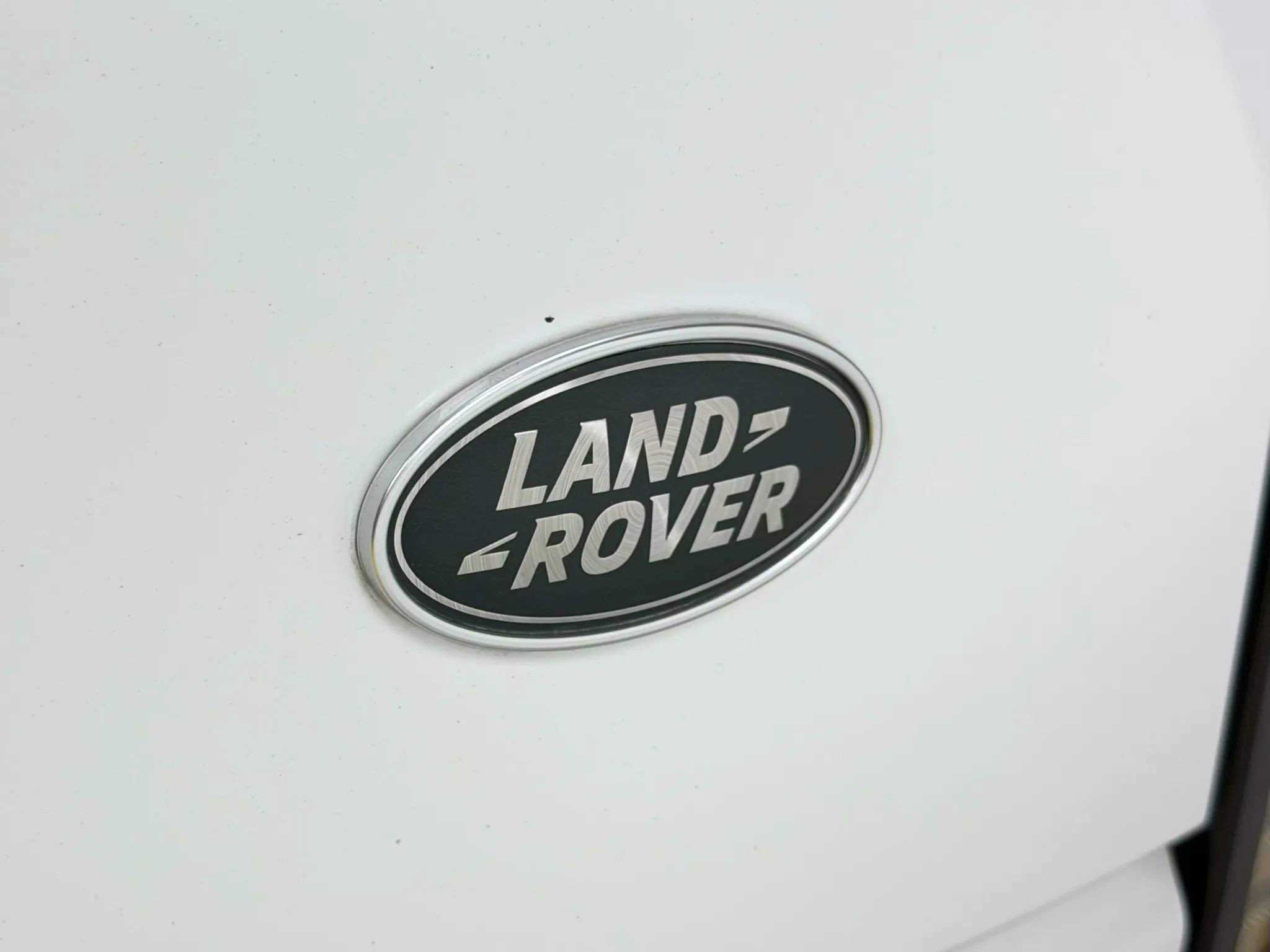 Used 2016 Land Rover Range Rover HSE image 11