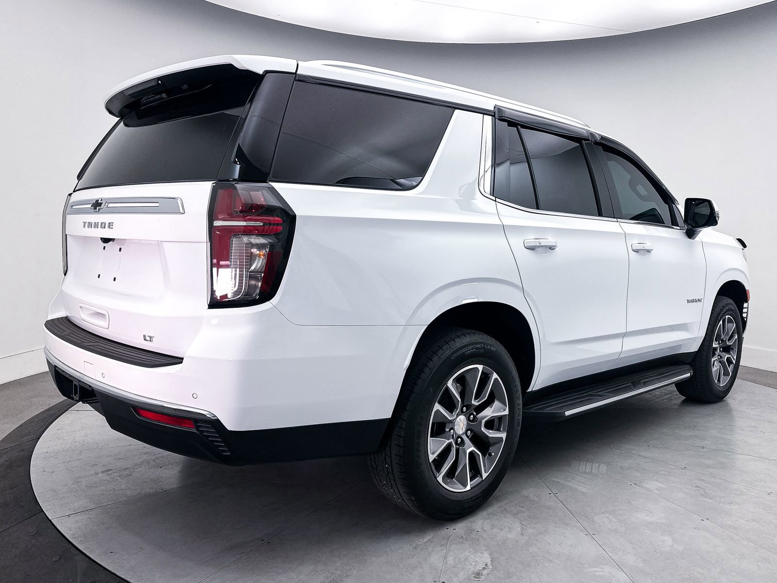 Used 2024 Chevrolet Tahoe LT w/ LT Signature Package AWD/4WD image 17