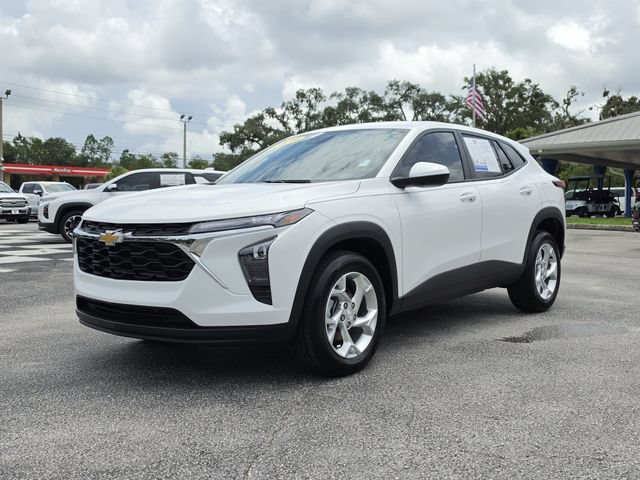 Used 2025 Chevrolet Trax LS w/ LS Convenience Package FWD image 8