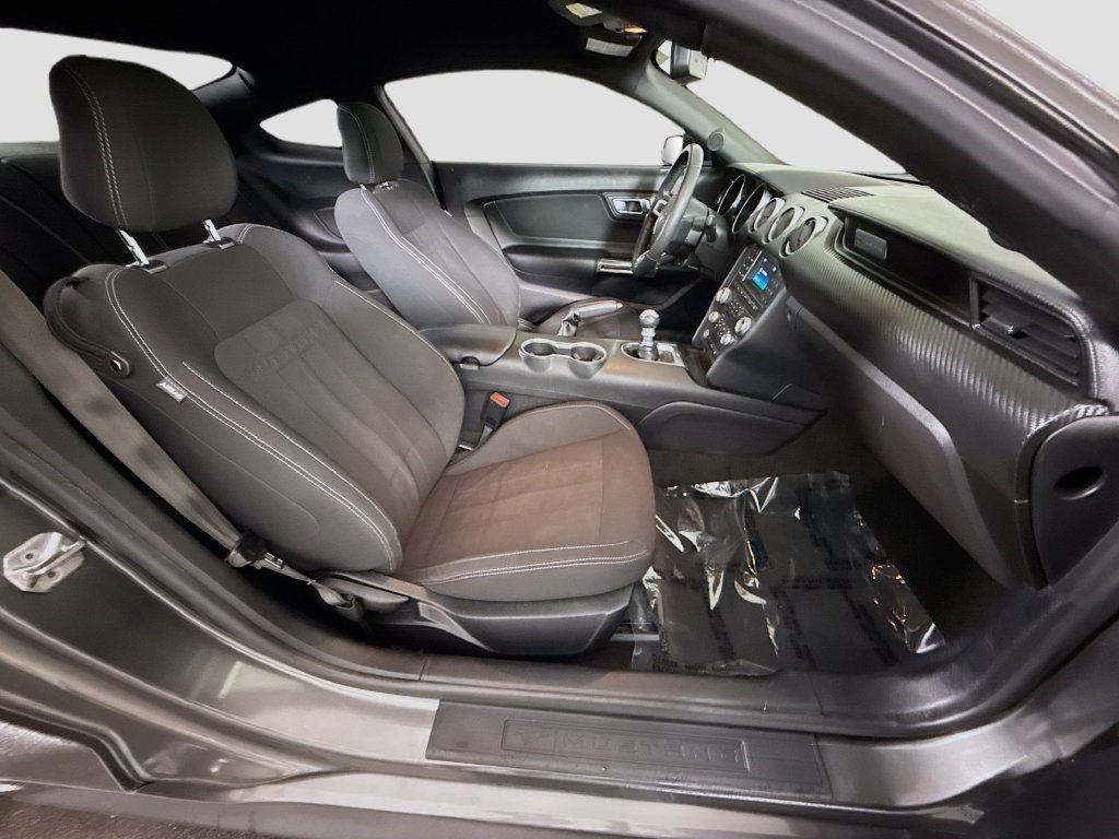 Used 2018 Ford Mustang Coupe RWD image 33
