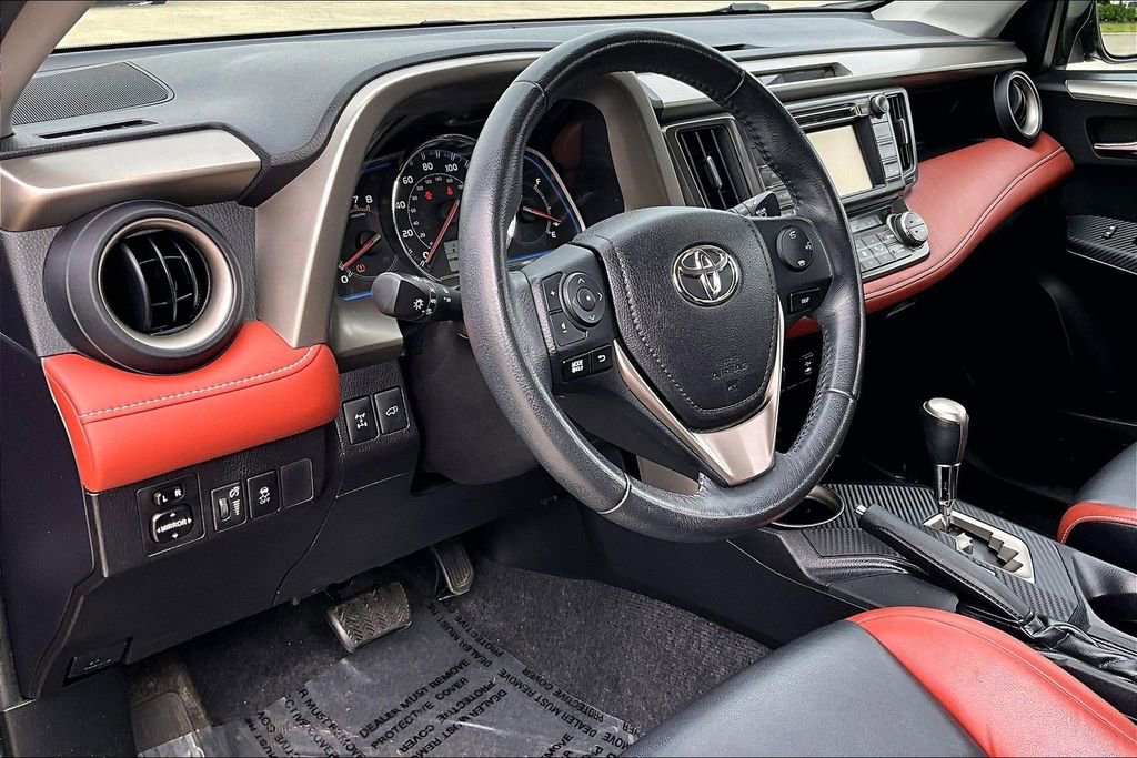 Used 2015 Toyota RAV4 Limited AWD/4WD image 16