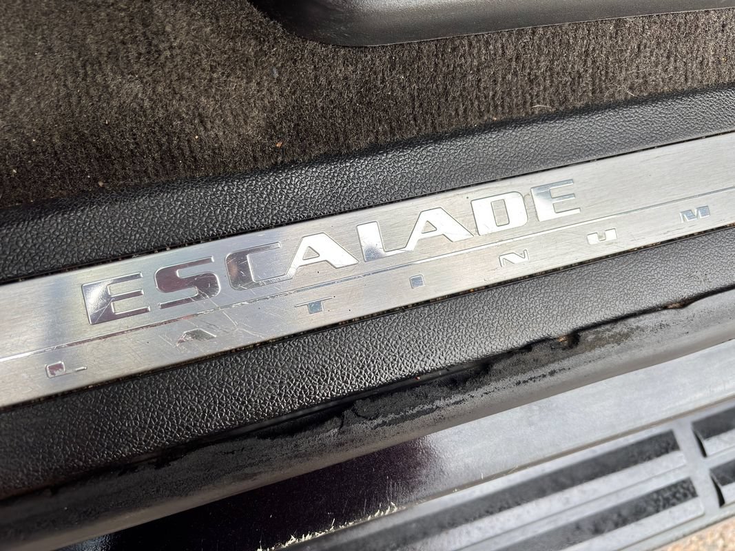 Used 2013 Cadillac Escalade ESV Platinum AWD/4WD image 25