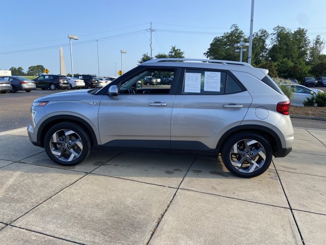 Used 2025 Hyundai Venue SEL FWD image 7