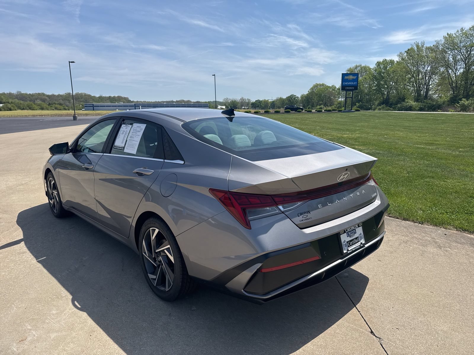 Used 2024 Hyundai Elantra Limited FWD image 7