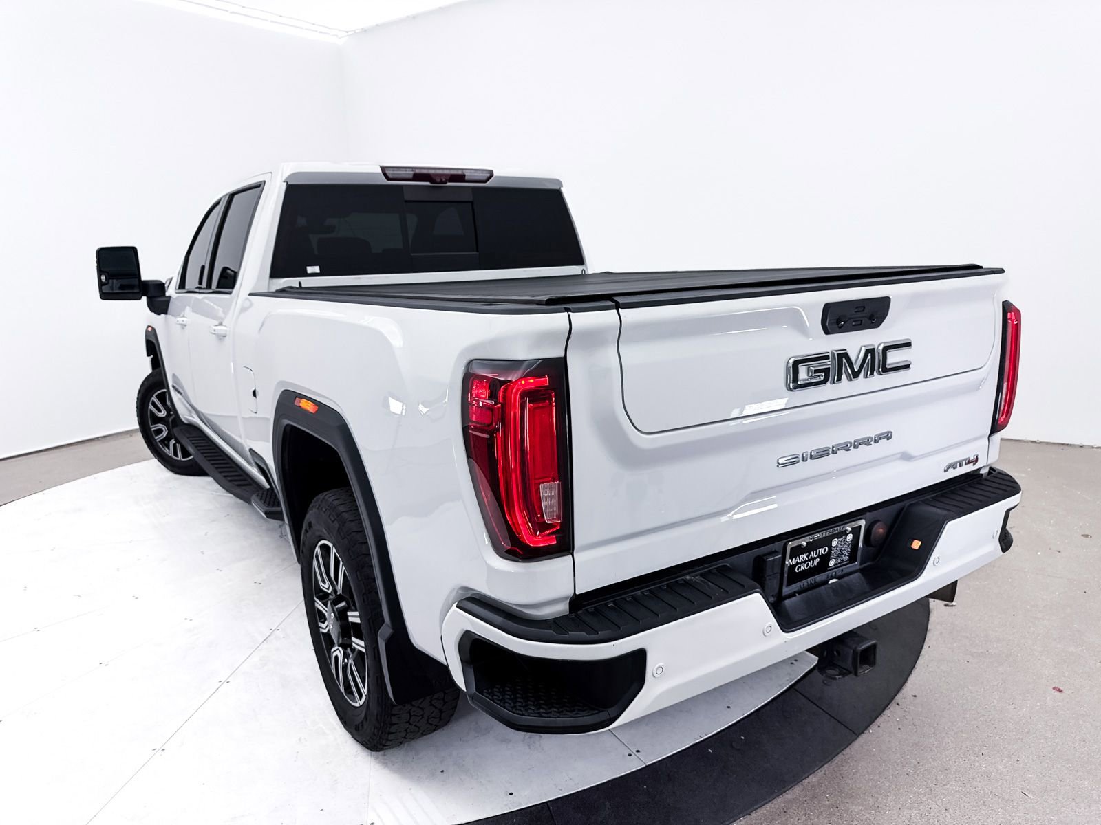 Used 2021 GMC Sierra 2500 AT4 w/ AT4 Premium Plus Package image 9