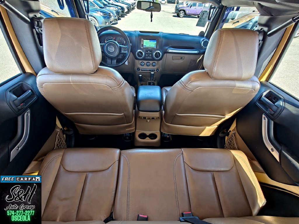 Used 2014 Jeep Wrangler Unlimited Sahara w/ Connectivity Group AWD/4WD image 17