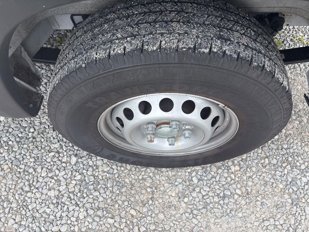 Used 2025 RAM ProMaster 2500 w/ Safety Group FWD image 8