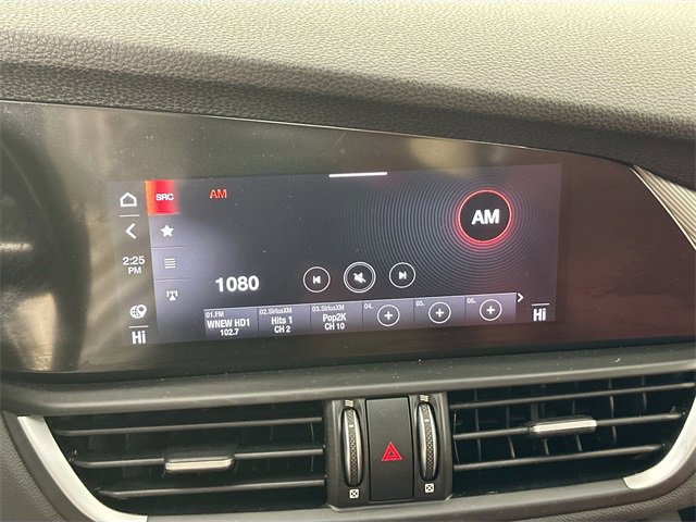 Used 2022 Alfa Romeo Giulia Veloce image 13