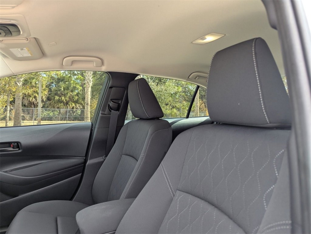 Used 2025 Toyota Corolla LE image 23