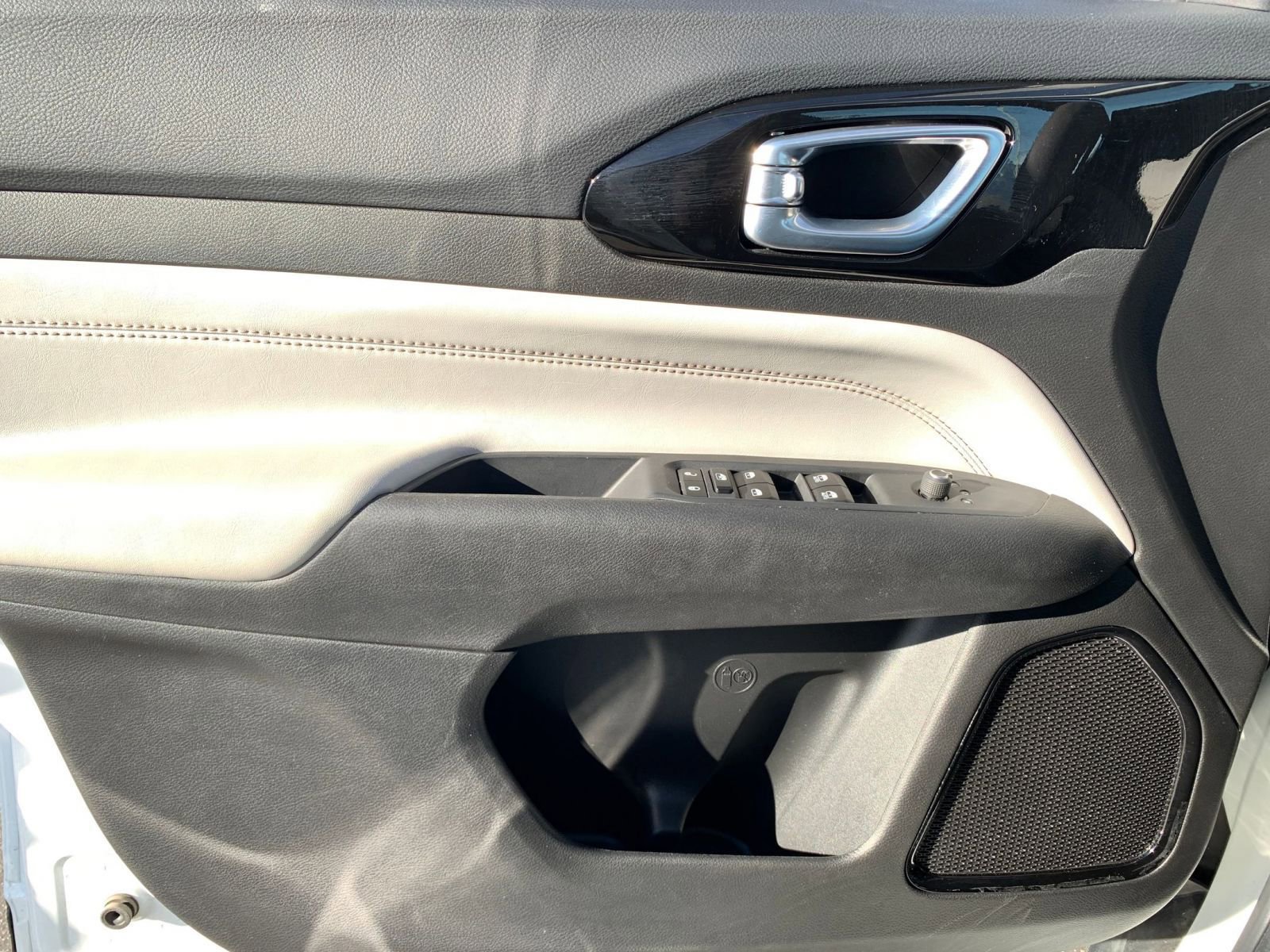 Used 2025 Jeep Compass Limited image 20