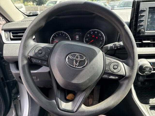 Used 2022 Toyota RAV4 XLE AWD/4WD image 14