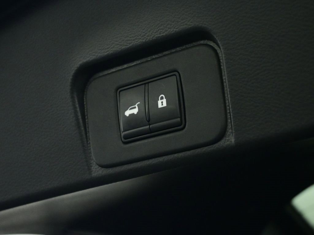 Used 2023 Nissan Rogue SL w/ SL Premium Package image 34