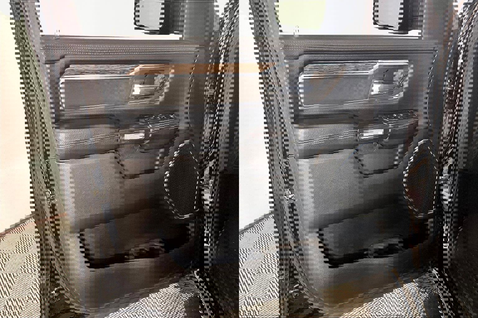 Used 2020 RAM 1500 Laramie image 23