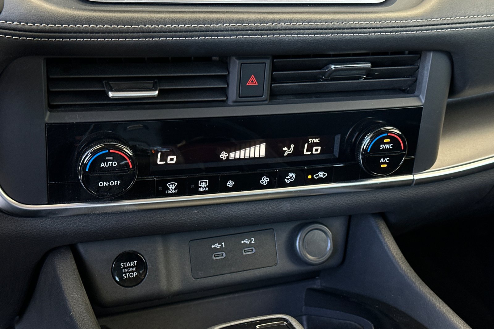 Used 2024 Nissan Rogue SV FWD image 19