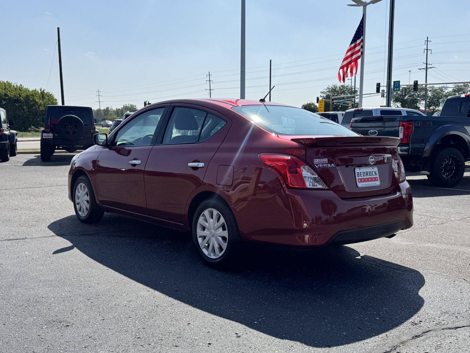 Used 2019 Nissan Versa SV FWD image 5
