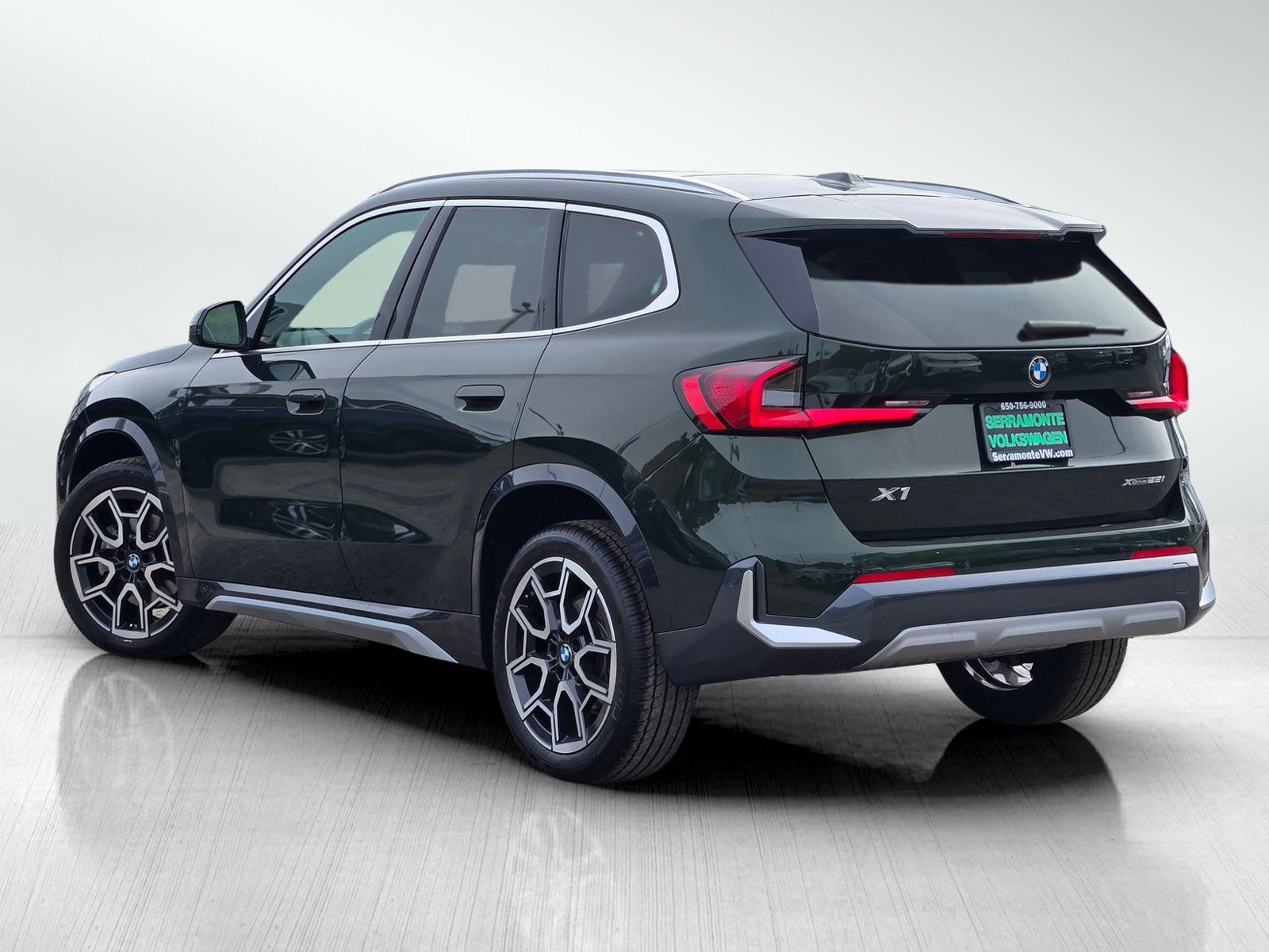 Used 2025 BMW X1 xDrive28i w/ Convenience Package AWD/4WD image 6