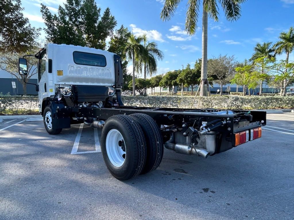 New 2024 Chevrolet Low Cab Forward image 7