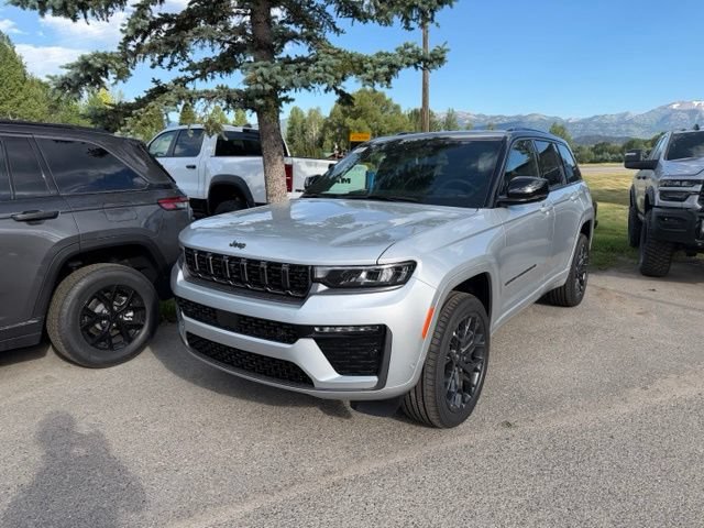 New 2026 Jeep Grand Cherokee Summit w/ Obsidian Package AWD/4WD image 2