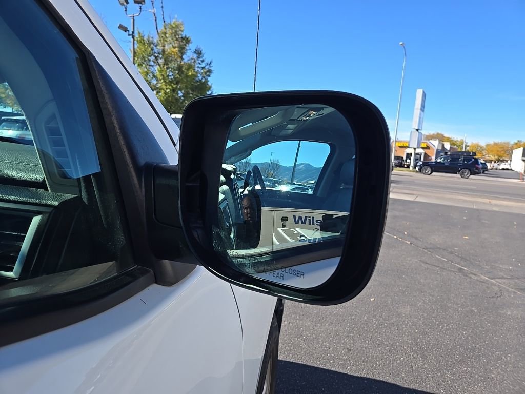 Used 2017 Nissan Titan S image 25