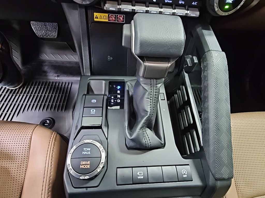 Used 2025 Toyota 4Runner Limited image 19