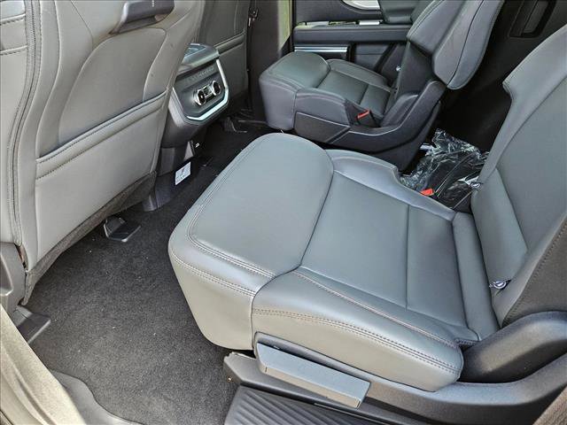 New 2025 Ford Expedition Active image 16