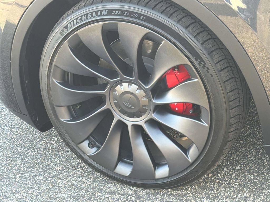 Used 2024 Tesla Model Y Performance image 32