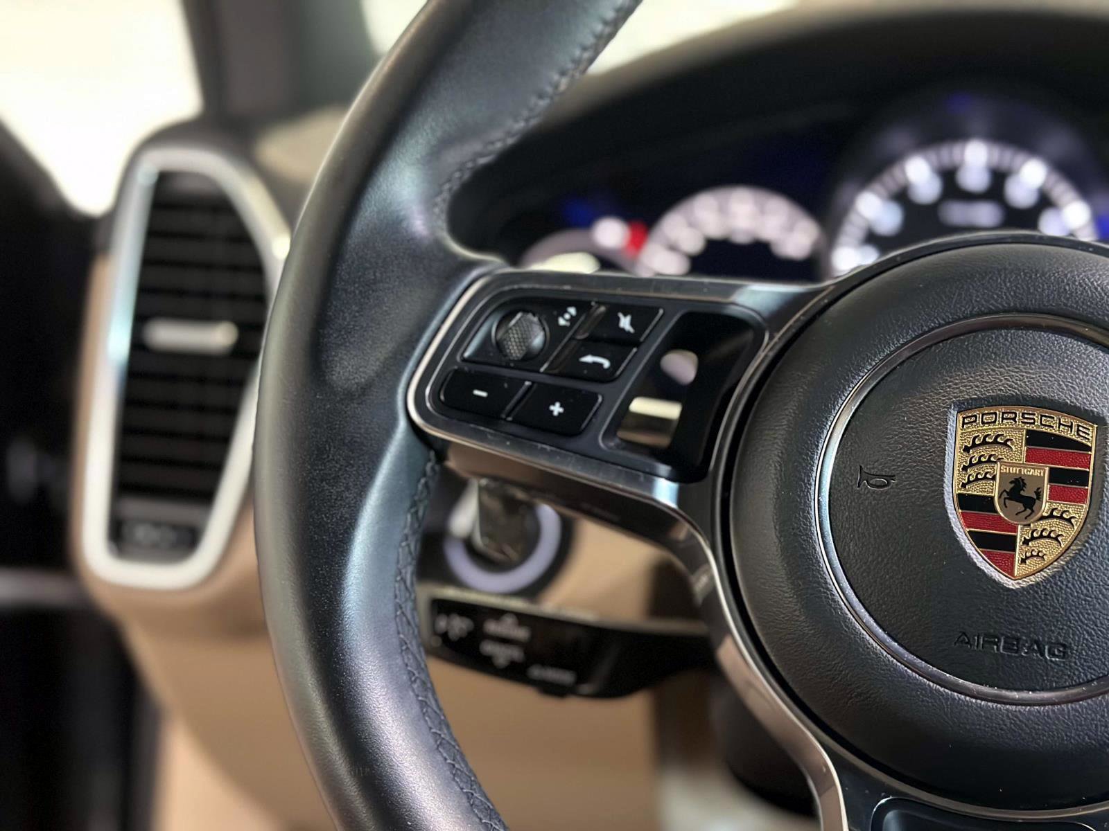 Certified 2020 Porsche Cayenne image 30