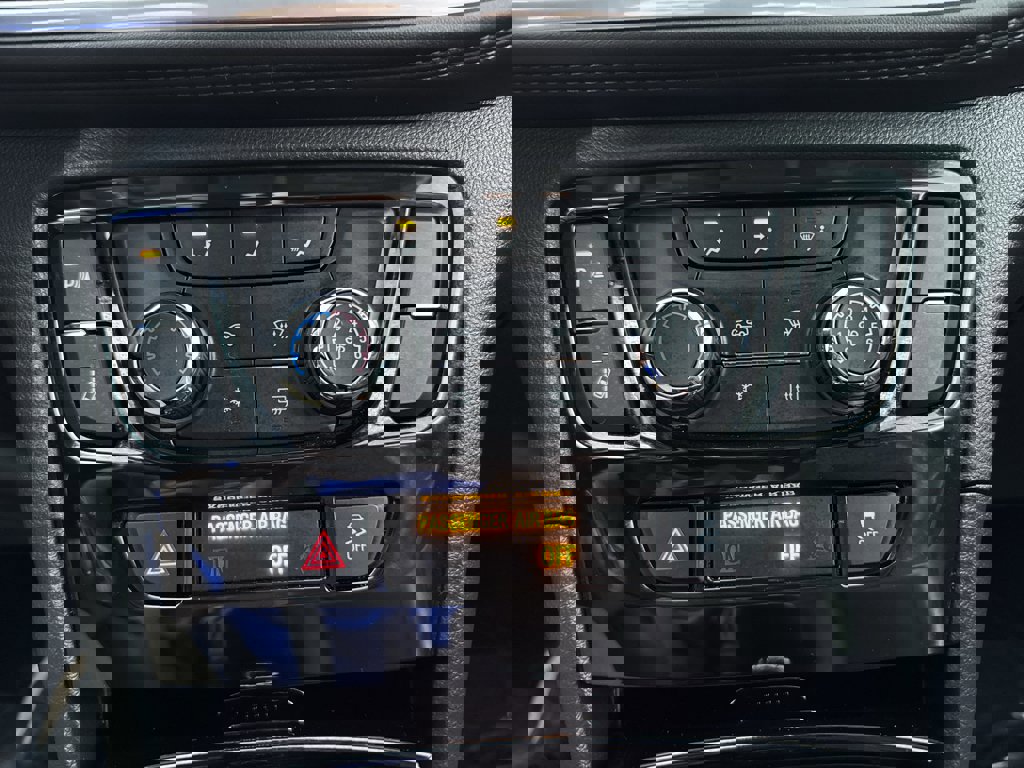 Used 2021 Buick Encore Preferred w/ Safety Package II image 21