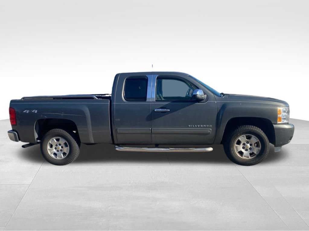 Used 2011 Chevrolet Silverado 1500 LT w/ All-Star Edition image 2