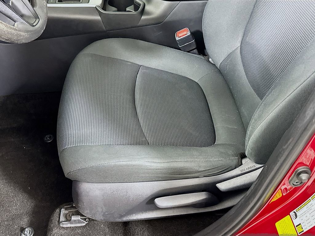 Used 2019 Toyota RAV4 LE FWD image 19
