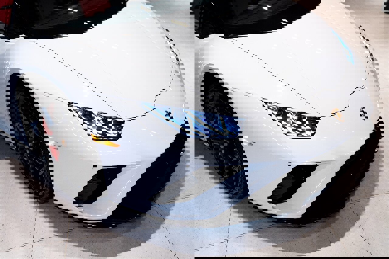 Used 2023 Lamborghini Huracan EVO image 14